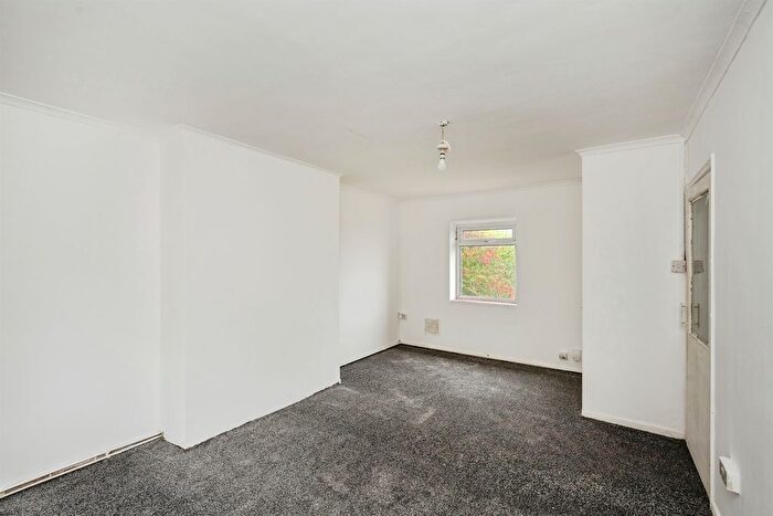 3 Bedroom Terraced House For Sale In Emlyn Road, Mayhill, Swansea, SA1