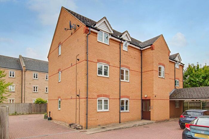 2 Bedroom Flat To Rent In Knights Court, St. Neots, PE19