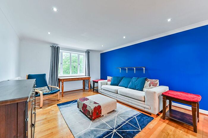 3 Bedroom Flat To Rent In Goddard Place, Tufnell Park, London, N19