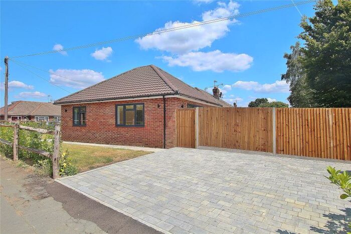 3 Bedroom Detached Bungalow To Rent In St Johns, GU21