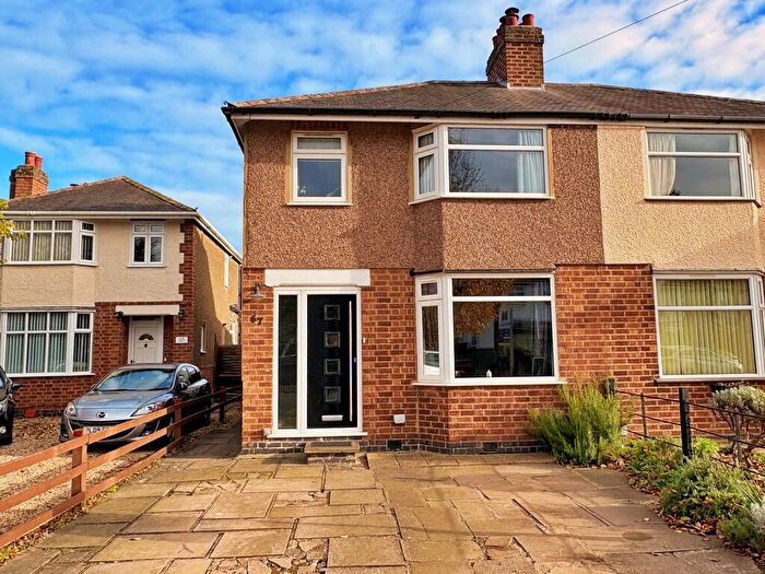 3 Bedroom Semi Detached House For Sale In Percival Road, Rugby, CV22