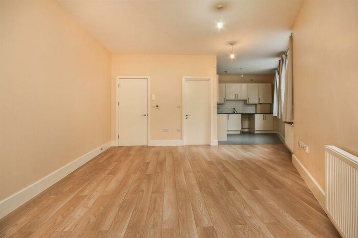 Studio To Rent In Greenland Road, London, NW1