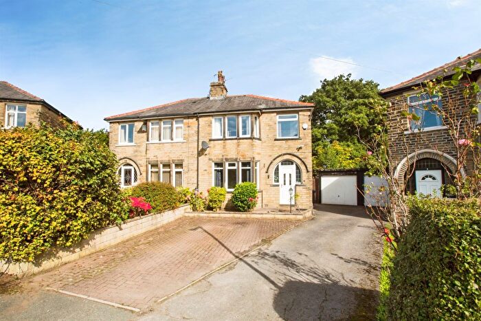 3 Bedroom Semi Detached House For Sale In Savile Drive, Halifax, HX1