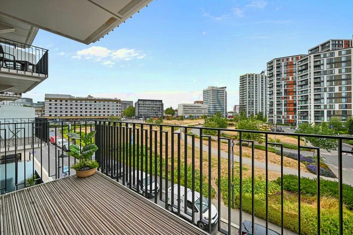 2 Bedroom Flat To Rent In New Warren Lane, London, SE18