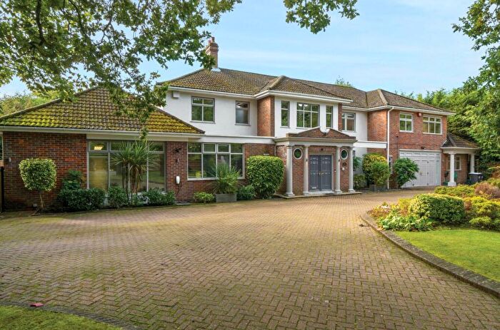 5 Bedroom Detached House For Sale In The Ridgeway, Cuffley, EN6