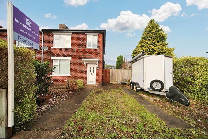 3 Bedroom Semi-detached House For Sale In Balcarres Road, Aspull, WN2