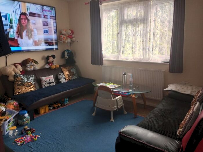 2 Bedroom Flat To Rent In Gaysham Avenue, Ilford, IG2