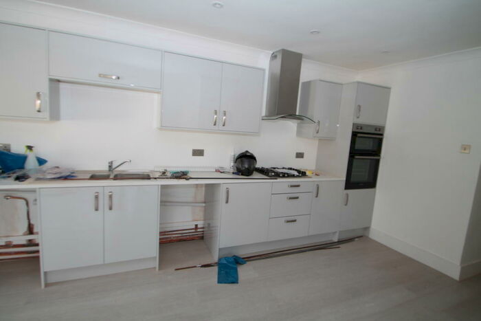 1 Bedroom Apartment To Rent In *Zero Deposit Option* Partridge Knoll, Purley, CR8