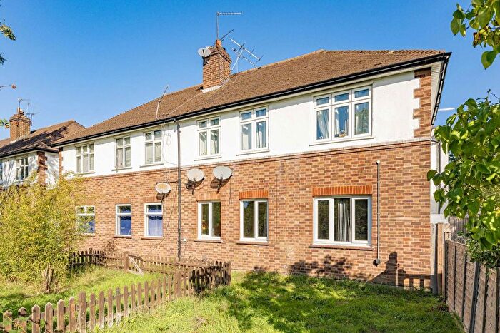 2 Bedroom Maisonette For Sale In Walton Road, West Molesey, KT8