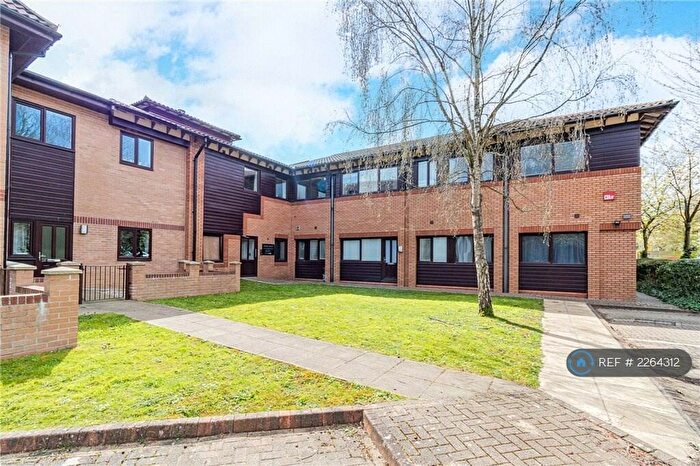 2 Bedroom Flat To Rent In Furze Court, Fareham, PO16