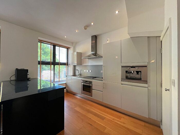 3 Bedroom Flat To Rent In Lime Square, Newcastle Upon Tyne, NE1