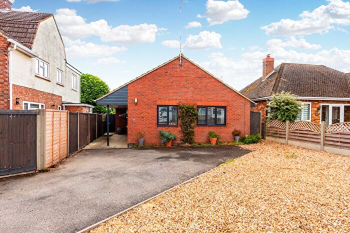 2 Bedroom Detached Bungalow For Sale In Church Hall Road, Rushden, NN10