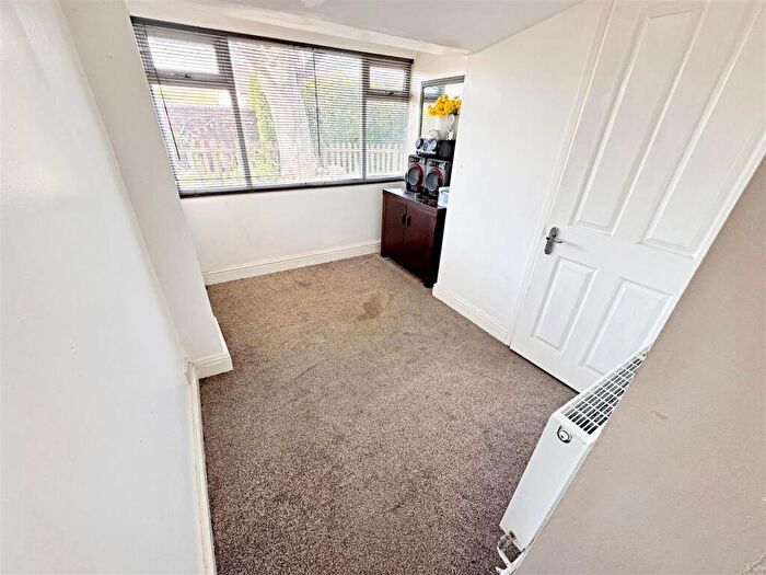 2 Bedroom Chalet For Sale In Humberston Fitties, Humberston, Grimsby, N.E. Lincs, DN36