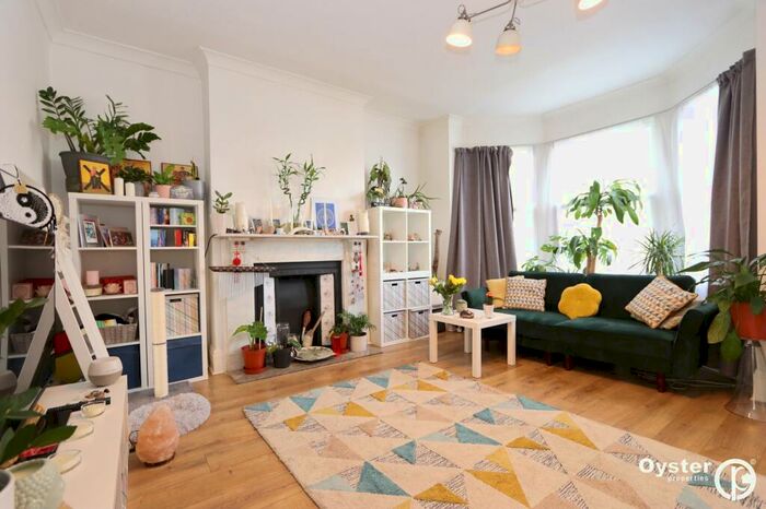 1 Bedroom Flat To Rent In Bowes Road, London, N11