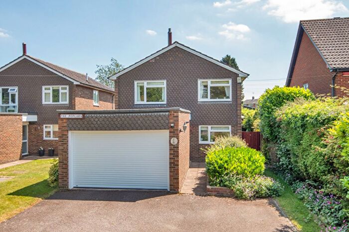 4 Bedroom Detached House For Sale In Wrotham Road, Meopham, Gravesend, Kent, DA13