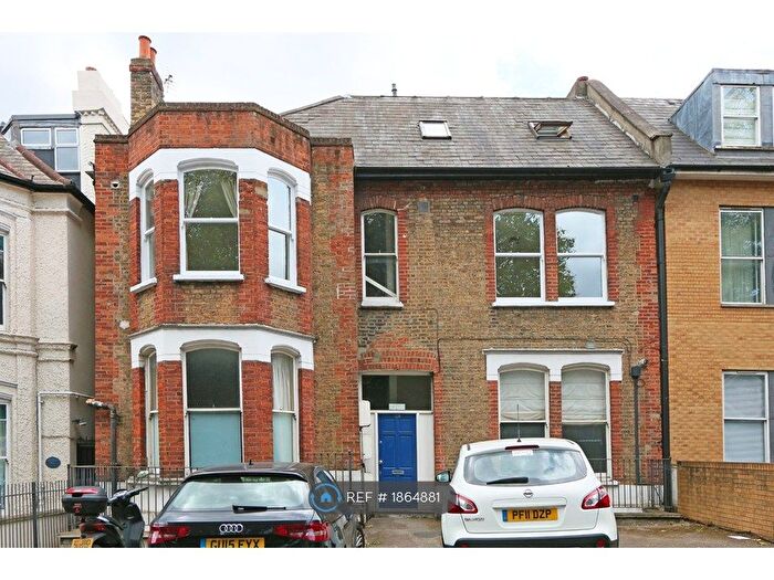 3 Bedroom Flat To Rent In Christchurch Road, London, SW2