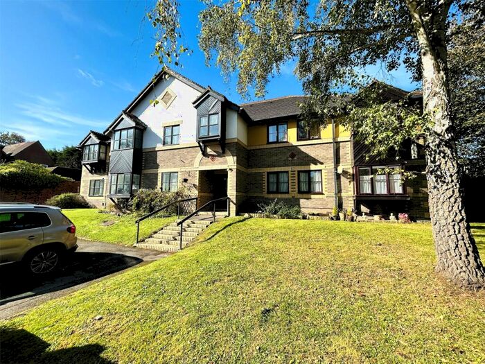 1 Bedroom Apartment To Rent In Walkers Place, Reading, Berkshire, RG30