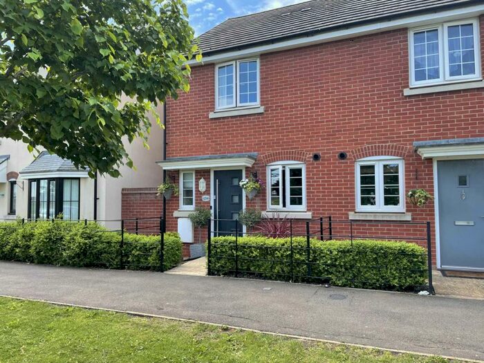 2 Bedroom Semi-Detached House To Rent In Paradise Orchard, Aylesbury, HP18