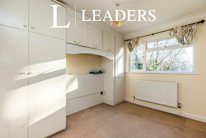 2 Bedroom Apartment To Rent In Warren Road, Guildford, GU1