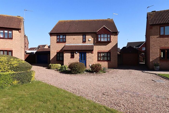 Detached House For Sale In Fernland Close, Brough, HU15