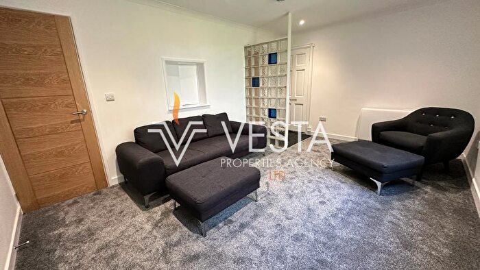 2 Bedroom Flat To Rent In Southport Close, Willenhall, Coventry, CV3