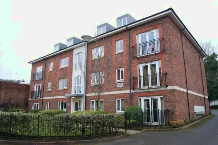 2 Bedroom Flat To Rent In Brighton Road, Redhill RH1