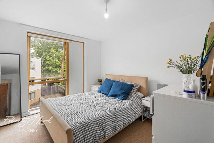 2 Bedroom Flat For Sale In Ramsgate Street, London, E8