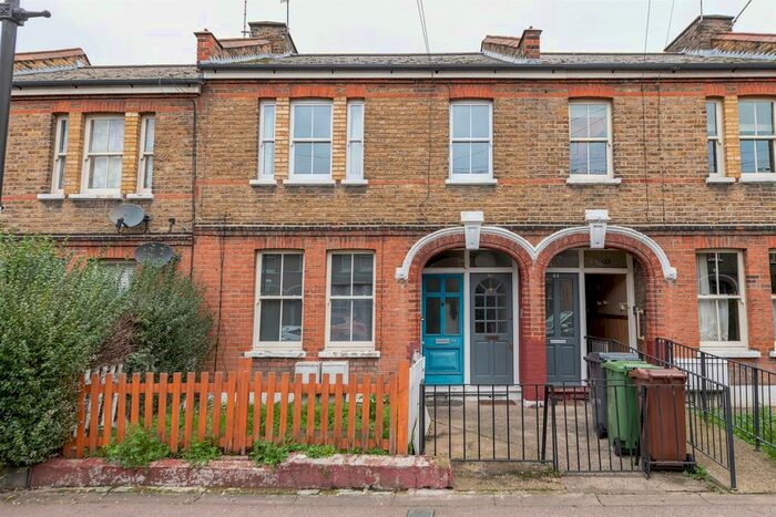 2 Bedroom Flat For Sale In Leucha Road, Walthamstow, E17