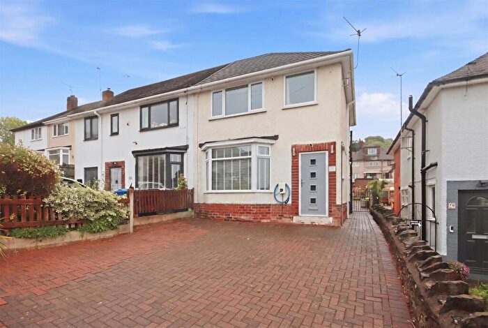 3 Bedroom Semi Detached House For Sale In Tapton Vale, Tapton, Chesterfield, S41
