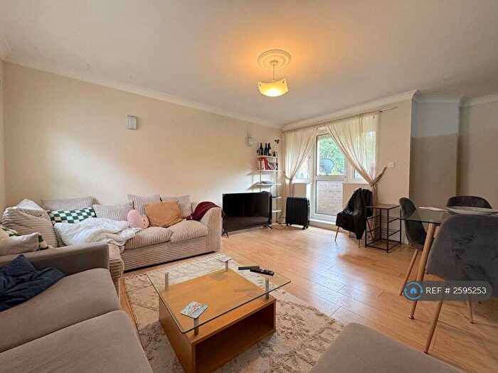 1 Bedroom Flat To Rent In Park Lodge, London, E1W