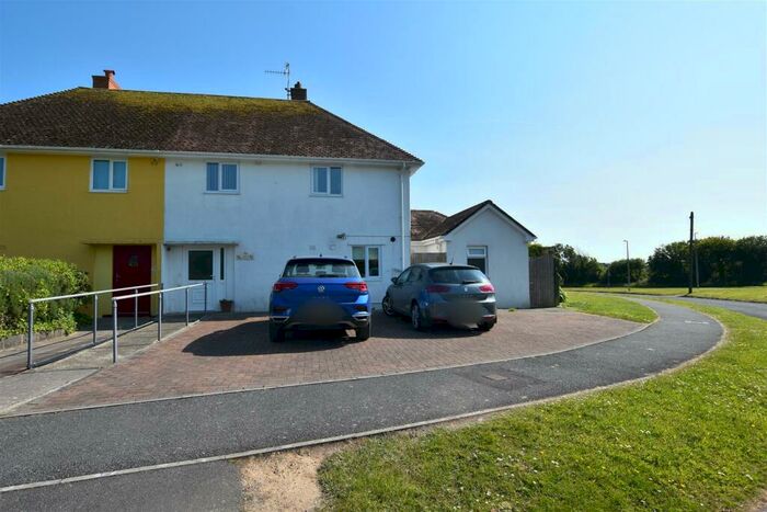 4 Bedroom Semi-Detached House For Sale In Hounsell Avenue, Manorbier, Tenby, SA70