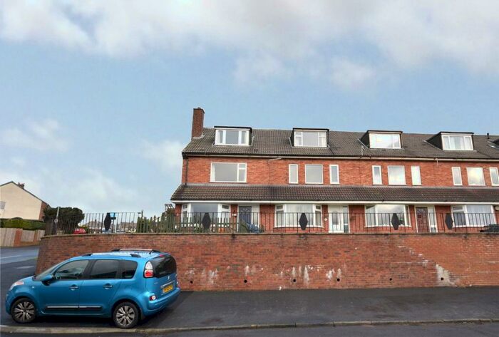 2 Bedroom Apartment To Rent In Moseley Wood Drive, Cookridge, Leeds, LS16