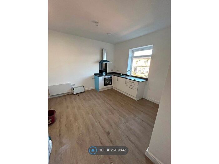 Studio To Rent In Honoria Street, Huddersfield, HD1