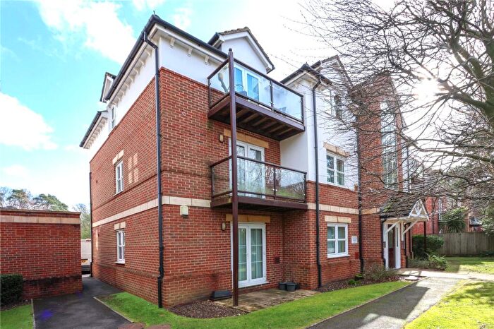 2 Bedroom Apartment For Sale In Wimborne Road, Dean Park, Bournemouth, BH2