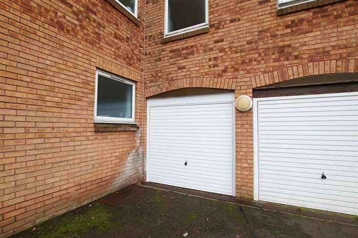 Garage / Parking To Rent In Lake Drive, Peacehaven, BN10