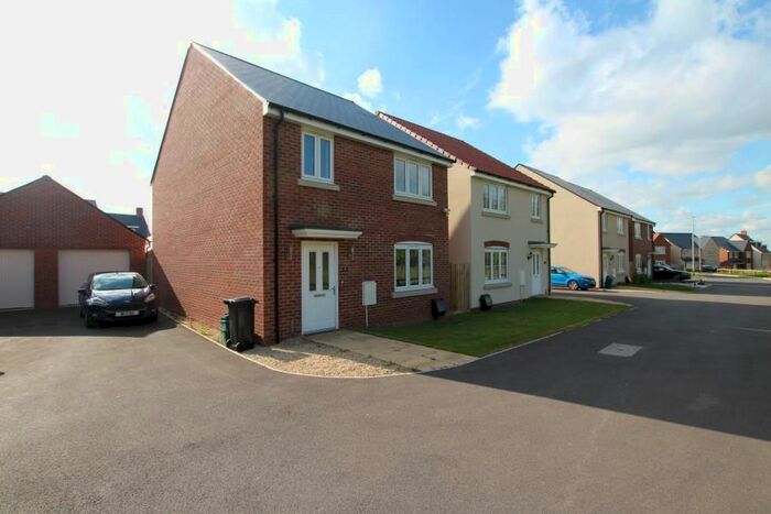 4 Bedroom Detached House To Rent In Ros Broomhead Close, Bristol, BS16