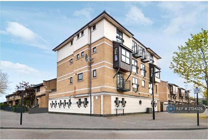2 Bedroom Flat To Rent In West Lodge, London, E16