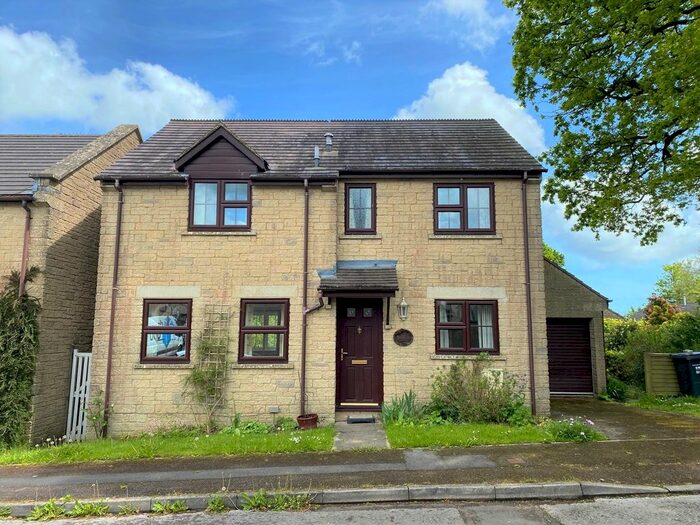 3 Bedroom Detached House For Sale In Fairfield Green, Taunton, TA3
