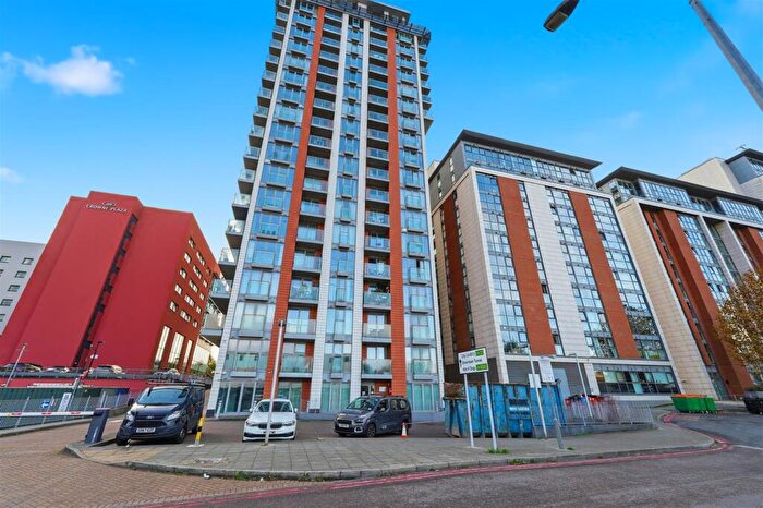2 Bedroom Apartment For Sale In The Oxygen, Royal Vicotria Dock, E16