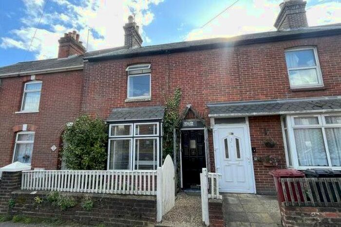 2 Bedroom Cottage To Rent In Petersfield Road, Midhurst, GU29