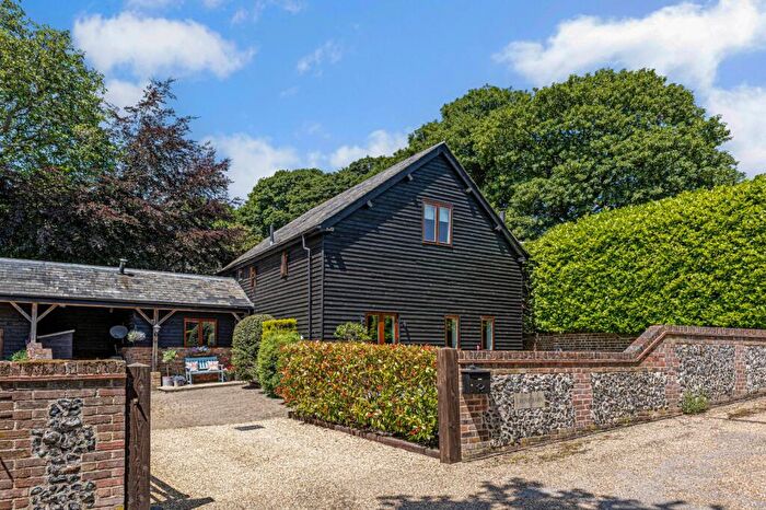4 Bedroom Barn Conversion For Sale In St. Marys Court, Church End, Kensworth, Bedfordshire, LU6