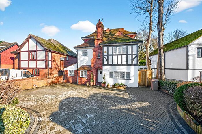 4 Bedroom Detached House For Sale In Woodcote Road, Wallington, SM6