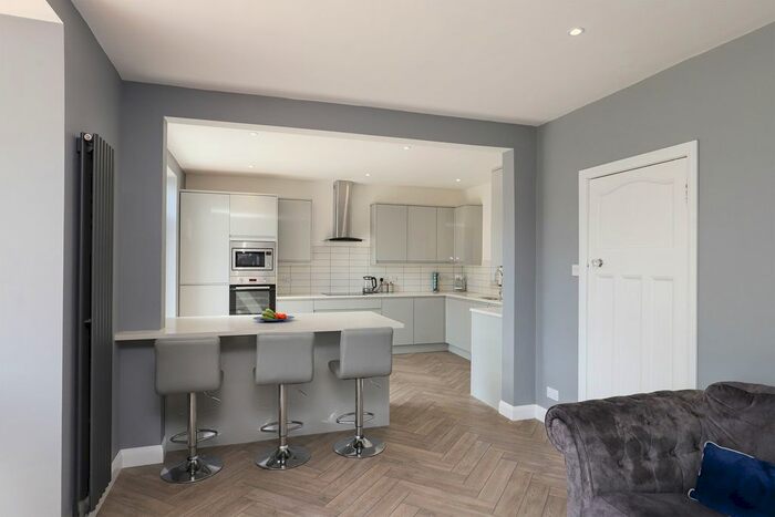 3 Bedroom Detached House For Sale In Worksop Road, Swallownest, S26