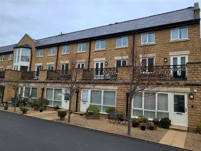 2 Bedroom Flat To Rent In Simpson Terrace, Haworth Close, Halifax HX1
