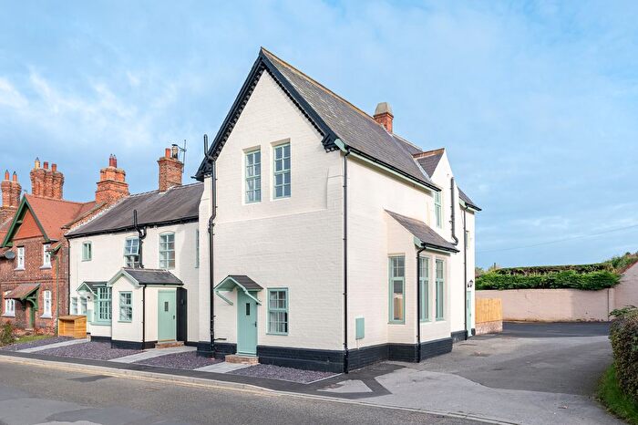 3 Bedroom End Of Terrace House For Sale In Main Street, Escrick, York, YO19
