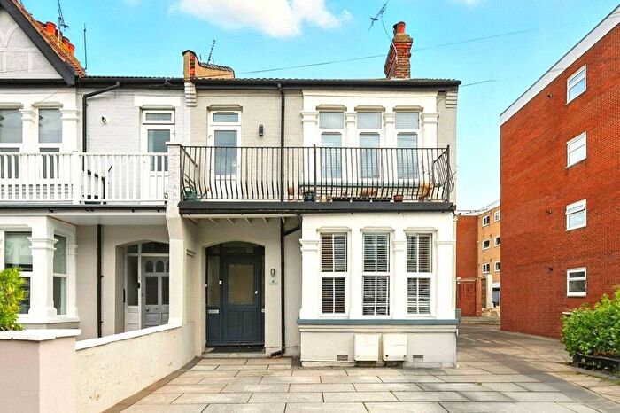 2 Bedroom Flat For Sale In Chelsea Avenue, Southchurch Park Area, Southend On Sea, SS1