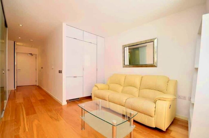 Studio To Rent In Ontario Tower, Fairmont Avenue, Canary Wharf, London, E14