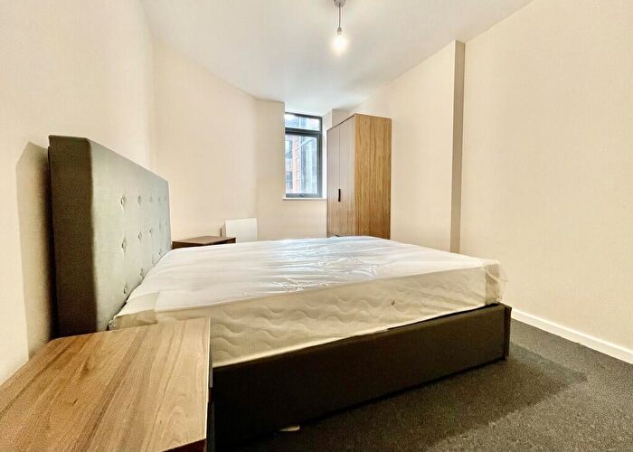 2 Bedroom Apartment To Rent In Balmoral House, Windsor Street, M5