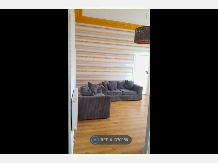 3 Bedroom Flat To Rent In Abercorn Road, Edinburgh, EH8