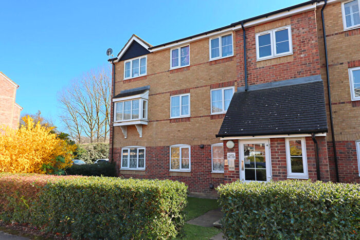 2 Bedroom Flat To Rent In Surbiton, KT5